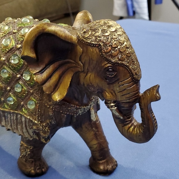 Elephant 🐘 decoration(Gold color) - Picture 7 of 9